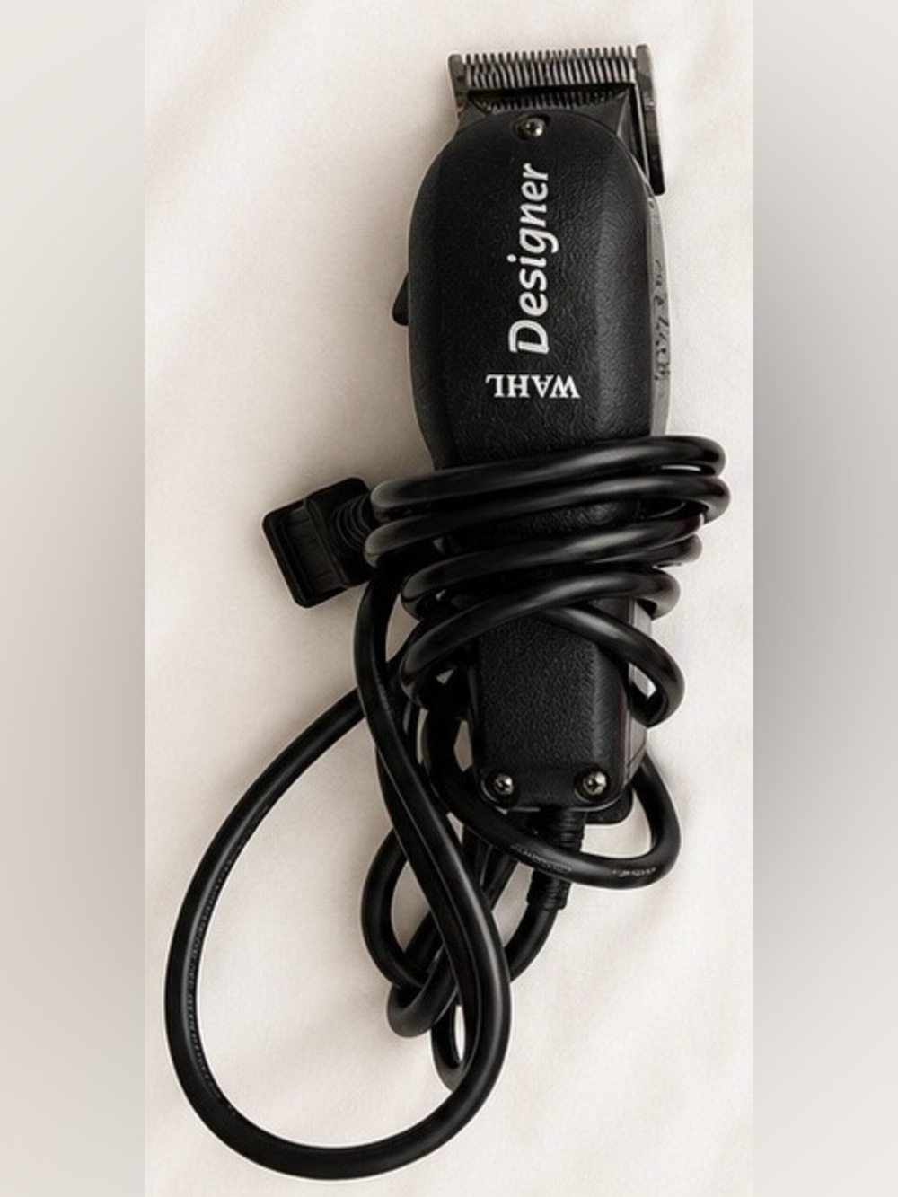 Wahl Designer Hair Clipper Set with Red Guards Included - Picture 2 of 3